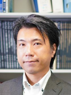 #01【岡田健一】勉強より外遊びに夢中だった少年が、研究の道を志した理由