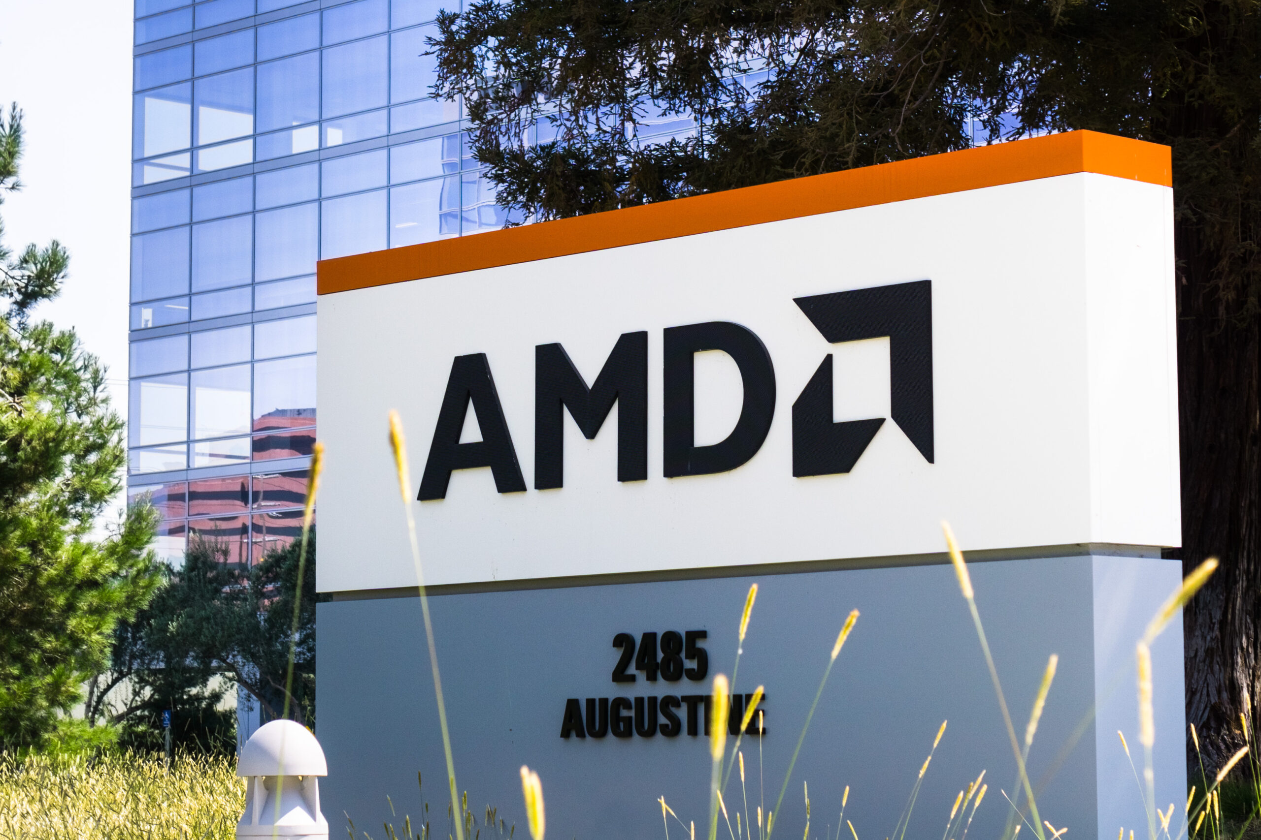AMD Helion、NVIDIA一強に挑む“オープンAIラック”の現実味―Agentic AI時代に、AMDはラックスケールで勝負する