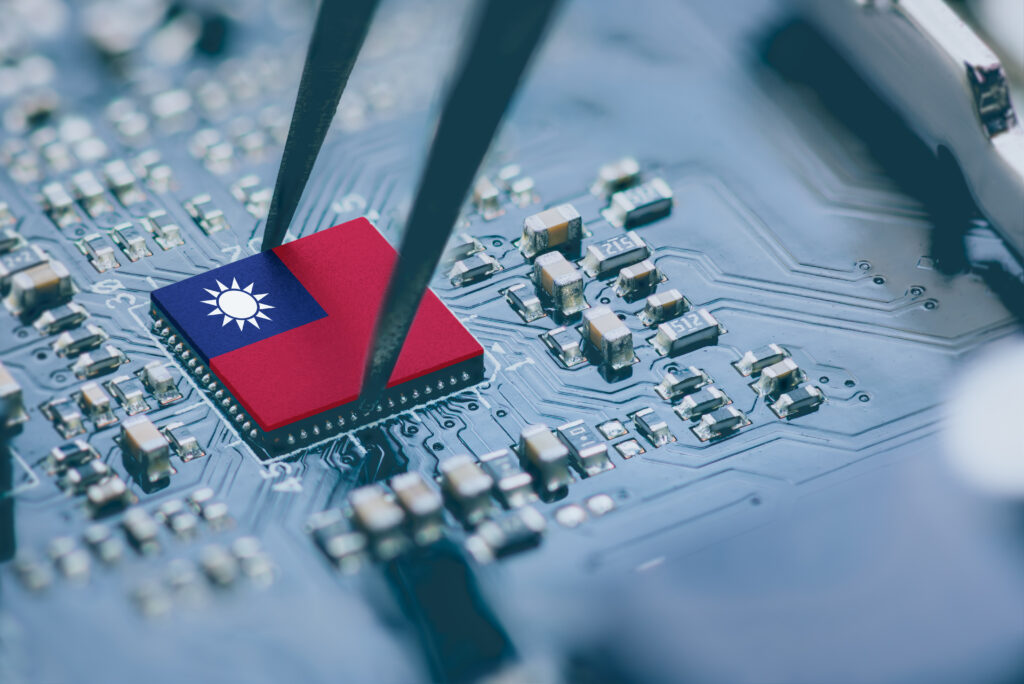台湾が挑む「脱 TSMC 依存」の構図 地場ファウンドリと中堅ファウンドリで産業構造を再構築